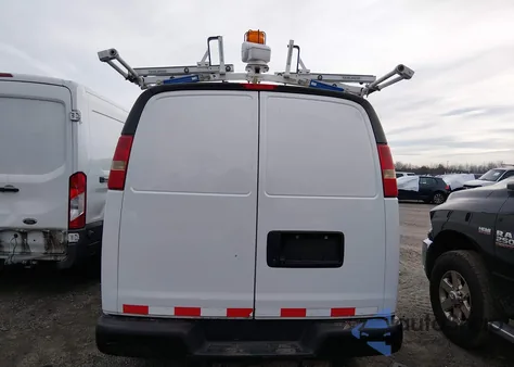 2015 Chevrolet Express 2500 Work Van z USA, uszkodzony, nr VIN 1GCWGFCF1F1160223